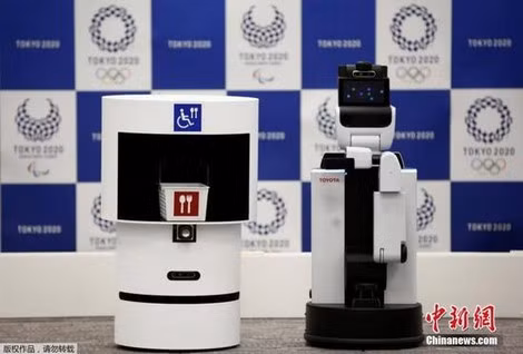 Robot tuần tra an ninh ở sân bay và nhà ga.