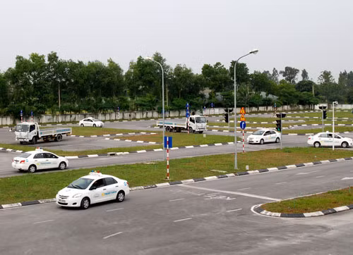 Nhiều trung tâm đào tạo cấp GPLX ở hai tỉnh Tây Ninh và Gia Lai chưa nghiêm. Nhiều trung tâm đào tạo cấp GPLX ở hai tỉnh Tây Ninh và Gia Lai chưa nghiêm.