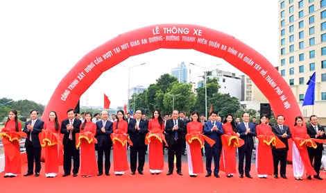 Hà Nội thông xe cầu vượt nút giao An Dương-Thanh Niên