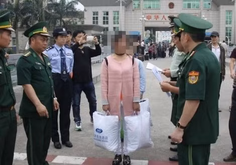 Cơ quan chức năng Việt Nam - Trung Quốc phối hợp điều tra, giải cứu và trao trả nạn nhân mua bán người. (Hình minh họa).