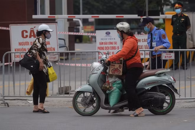 Theo Chủ tịch UBND Hà Nội Chu Ngọc Anh cho biết, ổ dịch tại Bệnh viện K có tính chất còn phức tạp hơn cả ổ dịch tại Bệnh viện Bệnh Nhiệt đới Trung ương cơ sở 2 (huyện Đông Anh), bởi Bệnh viện K cũng là tuyến đầu và có bệnh nhân ở tất cả các tỉnh thành đến chữa trị.