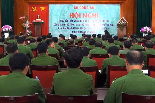 Các đại biểu tham dự Hội nghị.