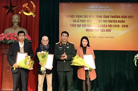 Tạp chí Văn nghệ Quân đội tặng thưởng năm 2017 cho 7 tác giả