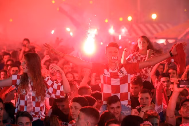 Người hâm mộ Croatia đã có đêm không ngủ với chiến thắng của đội tuyển ở World Cup 2018