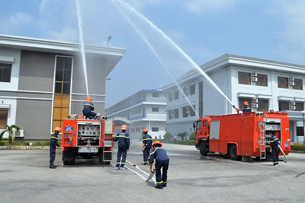 Thực tập phương án chữa cháy.