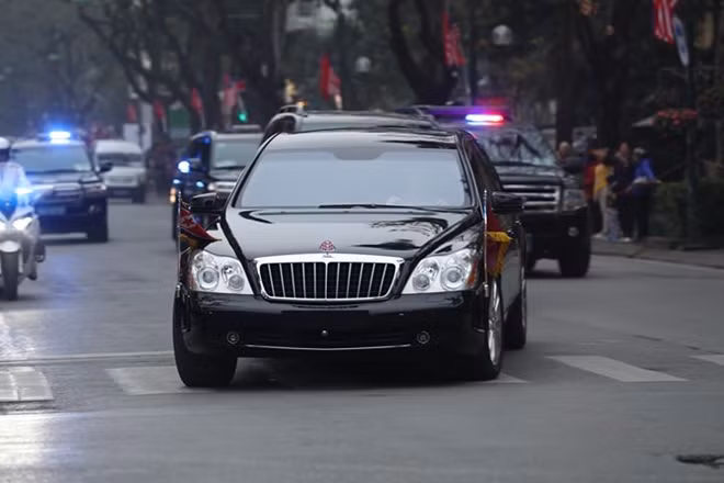Hơn 17h chiều nay 26-2, Chủ tịch Triều Tiên Kim Jong-un đã rời khỏi khách sạn Melia tới thăm Đại sứ quán Triều Tiên tại Hà Nội.