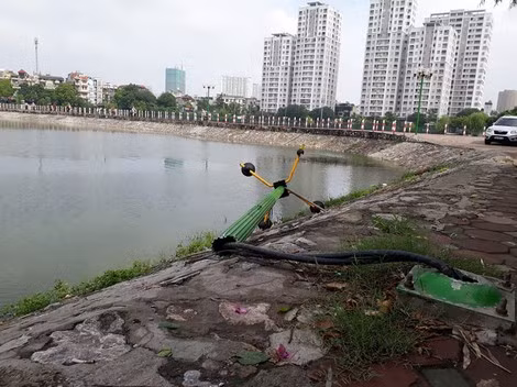 Nhiều hạng mục tại công trình đã hư hỏng do chủ đầu tư không bàn giao cho đơn vị quản lý.