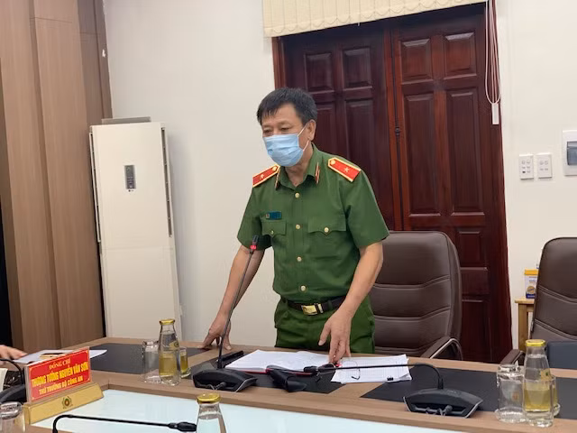 Đại diện Cục Cảnh sát quản lý trại giam, cơ sở giáo dục bắt buộc, trường giáo dưỡng phát biểu tại cuộc họp