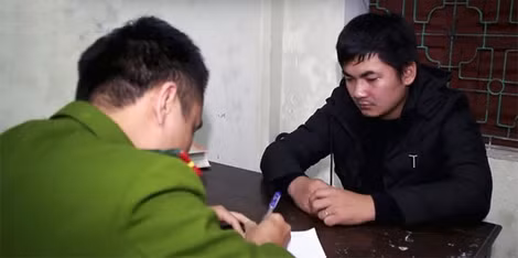 Tài xế Chu Văn Hiếu trình diện công an sau khi bỏ trốn, gây tai nạn chết người.