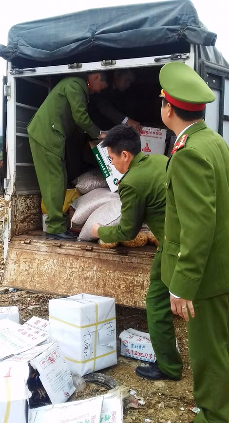 Bắt giữ một xe hàng.