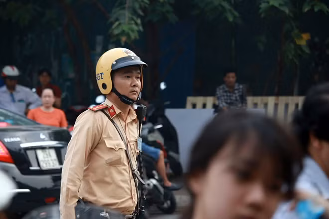 Theo ghi nhận của PV trong ngày thi đầu tiên an ninh trật tự được bảo đảm tốt không xảy ra các sự việc đáng tiếc.