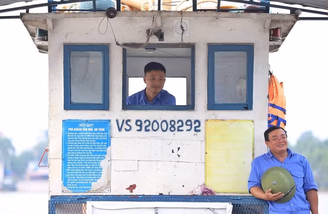 Những người lái phà cuối cùng của bến phà Bính.