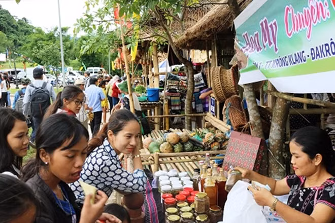 Khách du lịch đến tham quan, nghỉ dưỡng ở Klu.