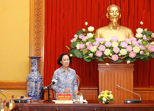 Đồng chí Trương Thị Mai kết luận buổi làm việc Đồng chí Trương Thị Mai kết luận buổi làm việc