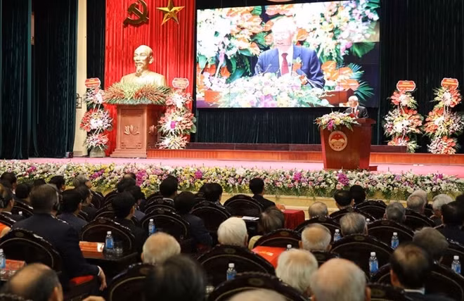 Tổng Bí thư, Chủ tịch nước Nguyễn Phú Trọng: Học viện cần quyết tâm đổi mới mạnh mẽ hơn nữa công tác đào tạo, bồi dưỡng cán bộ.