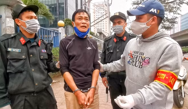 Đối tượng Dương bị bắt giữ cùng 5 gói ma túy.
