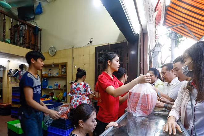 Không khí nhộn nhịp này sẽ còn kéo dài đến hết Trung thu.
