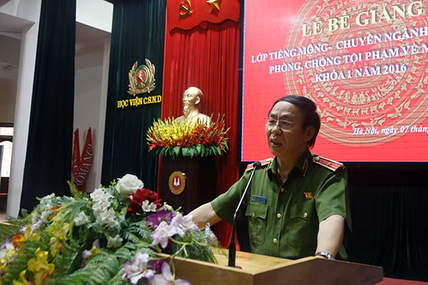 Thiếu tướng, GS.TS Hồ Trọng Ngũ, Phó Giám đốc Học viện CSND đánh giá cao khóa đào tạo tiếng Mông