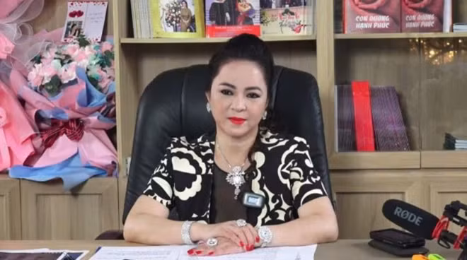 Bà Nguyễn Phương Hằng.
