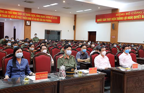 Các đại biểu dự hội nghị.