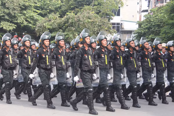 Các chiến sĩ CSCĐ. Ảnh: Quỳnh Vinh.