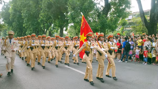 Khối nữ CSGT. Ảnh: Thanh Xuân.