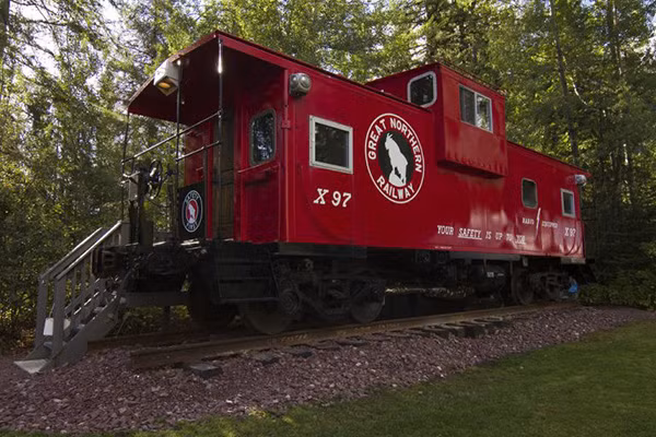 Luxury Caboose "J.J" được đặt tên theo của James Jerome Hill - nhà thầu lừng danh từng xây dựng nên tuyến đường sắt lớn phía Bắc.