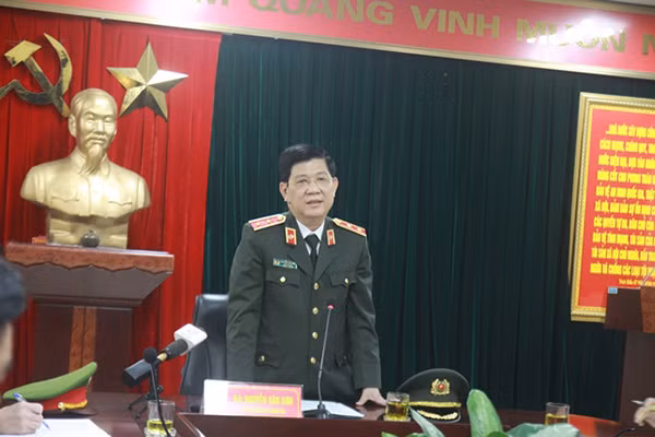 Thứ trưởng Nguyễn Văn Sơn phát biểu chỉ đạo tại buổi kiểm tra.