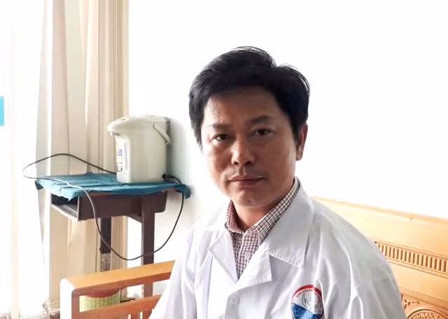 Bác sĩ Lâm vừa được Thủ tướng Chính phủ tặng Bằng khen.