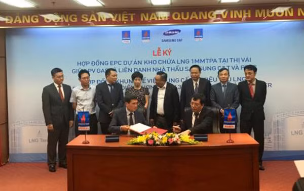Lễ ký hợp đồng khung về việc cung cấp và tiêu thụ LNG cho dự án Nhà máy điện Nhơn Trạch 3&4.