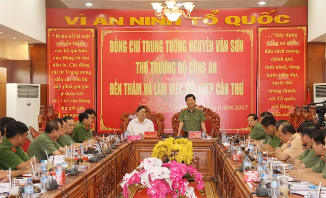 Thứ trưởng Nguyễn Văn Sơn, phát biểu chỉ đạo buổi làm việc với Công an TP Cần Thơ.