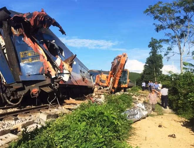 Hiện trường vụ tàu SE3 bị tai nạn vào sáng ngày 3-9 tại Quảng Bình.