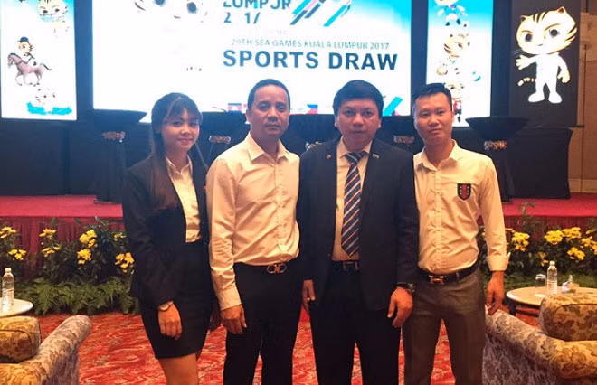 Đại diện Tổng cục Thể dục thể thao, Liên đoàn Bóng đá Việt Nam tại lễ bốc thăm các môn thi đấu đồng đội tại SEA Games 29. Ảnh: vff.org.vn. Đại diện Tổng cục Thể dục thể thao, Liên đoàn Bóng đá Việt Nam tại lễ bốc thăm các môn thi đấu đồng đội tại SEA Games 29. Ảnh: vff.org.vn.