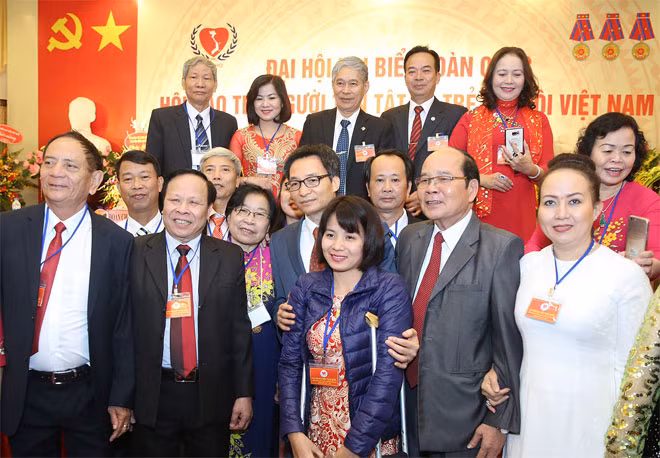 Phó Thủ tướng và các đại biểu dự đại hội. Ảnh: VGP/Đình Nam.