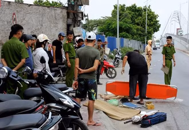 Hạ tầng giao thông không đồng bộ để xảy ra nhiều vụ tai nạn thương tâm.
