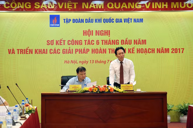Lãnh đạo Bộ Công thương và PVN chủ trì hội nghị.