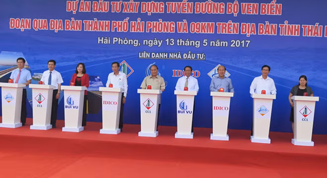 Thủ tướng bấm nút khởi động dự án đường bộ ven biển.