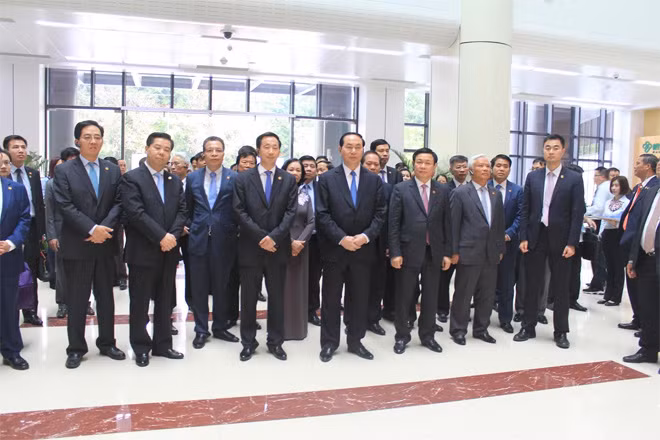Chủ tịch nước Trần Đại Quang đi thăm Khu hành chính công Phúc Châu, tỉnh Phúc Kiến. Chủ tịch nước Trần Đại Quang đi thăm Khu hành chính công Phúc Châu, tỉnh Phúc Kiến.