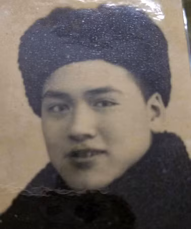 Dịch giả Thúy Toàn thời còn trẻ.