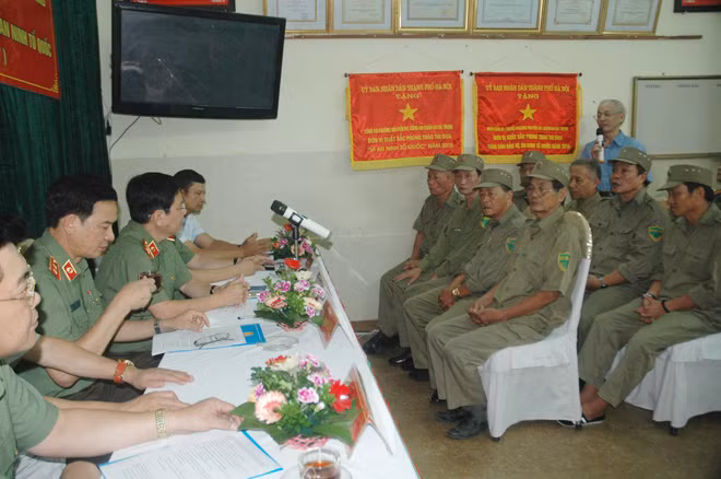 Đại diện tổ dân phố đánh giá về lực lượng công an phường cũng như công tác toàn dân bảo vệ ANTQ tại địa bàn dân cư.