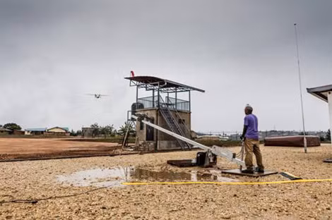 Bệ phóng drone bay về hướng Bệnh viện Kabgayi.