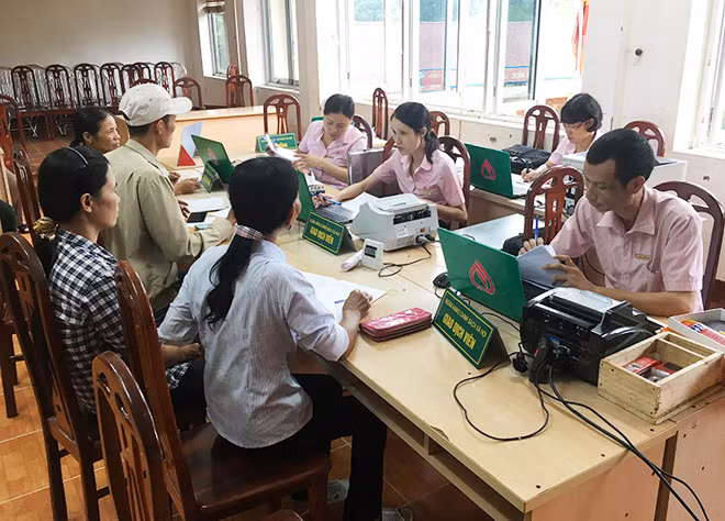 Ngân hàng Chính sách xã hội giải ngân vốn hỗ trợ cho hộ nghèo trên địa bàn tỉnh Quảng Ninh.