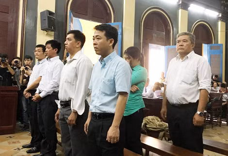 Các bị cáo tại tòa.