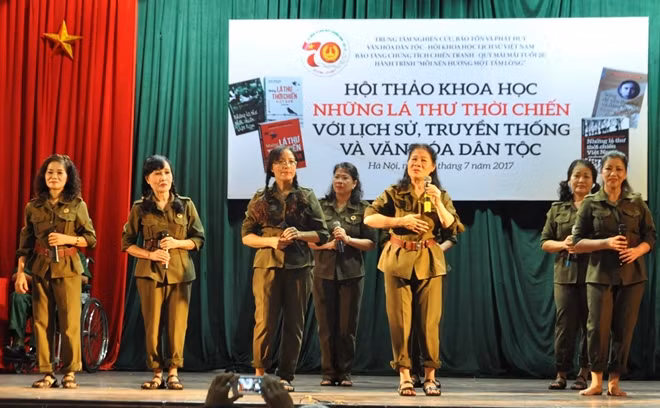 Một tiết mục biểu diễn xúc động của các cựu thanh niên xung phong