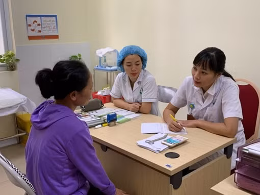 Đi khám sớm để tránh nhầm ung thư đại trực tràng thành bệnh trĩ