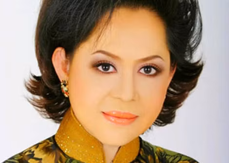 Giao Linh - ca sĩ nổi tiếng với những tình khúc Bolero.