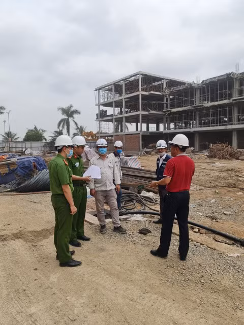 Kiểm tra việc chấp hành các quy định về bảo vệ môi trường tại Công ty Cổ phần Đầu tư và Phát triển nhà số 6 Hạ Long