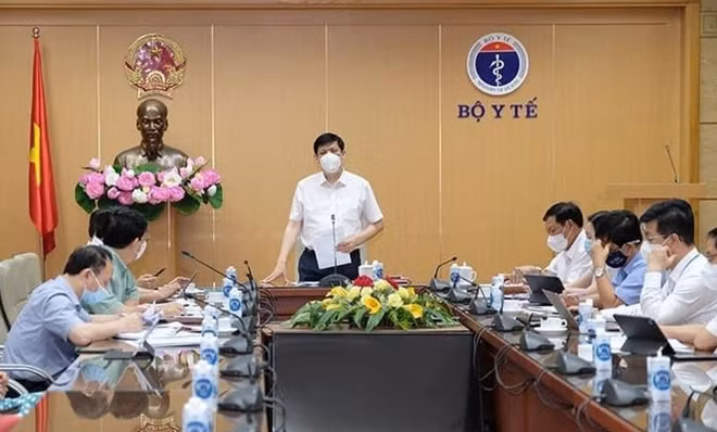 Bộ trưởng Bộ Y tế Nguyễn Thanh Long phát biểu tại cuộc họp chiều nay 25/5