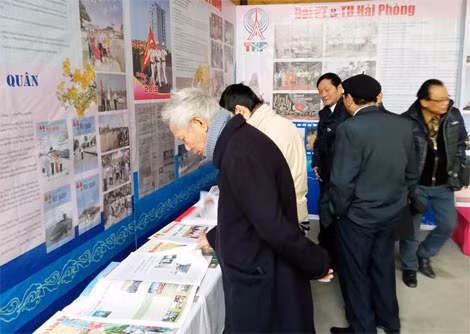 Hội báo xuân Ất Mùi 2105 tại Hải Phòng.