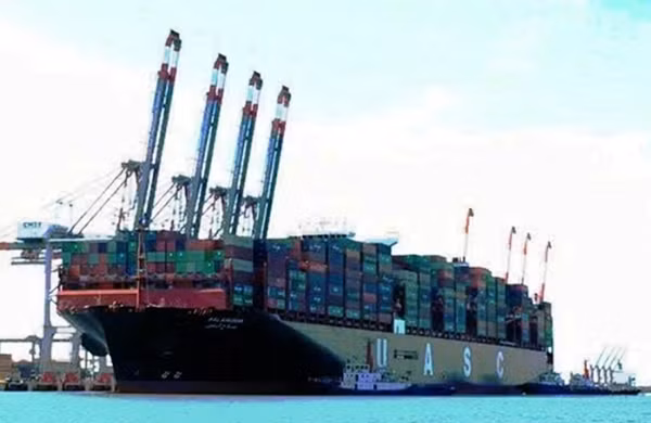 Hai tàu container siêu khủng đã vào cập Cảng Quốc tế Cái Mép trong tuần.